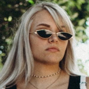 Vintage or 90s sunglasses